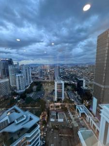 URBAN SKY HOME NEAR KLCC Complementary Breakfast