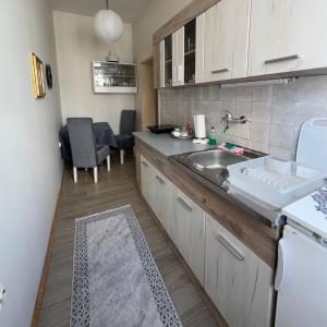 Square View Apartment