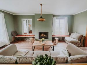 La Renardière du Chateau d Emines