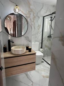 APARTAMENTOS LUNA solo FAMILIAS Y PAREJAS