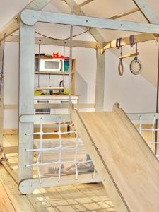 Idyllisches Ferienhaus mit Spielzimmer und Garten