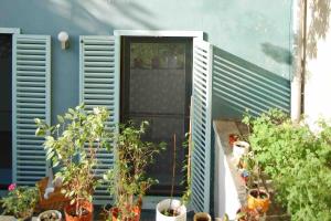 Design Studio 9 with private patio in central villa