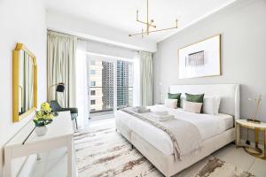 Silkhaus Dubai Marina modern tower 1BDR on high floor