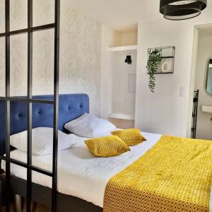 Hotels Cit'hotel Design Booking Evry Saint-Germain-les-Corbeil Senart : Appartement