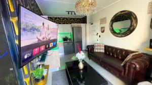 Modern Elegance Cutting-Edge Smart Home