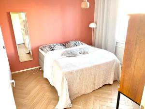 101 m2 Bright four-room apartment near the city center