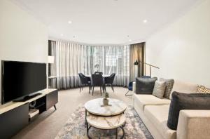 Spectacular Apartment with Harbour Bridge Views