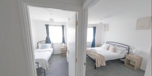 Sleeps 5 - Private Garden- Free Parking