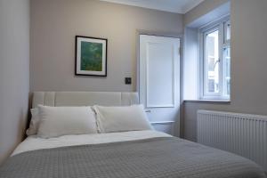 Fabulous 2 Bedroom Apartment by Holland Park