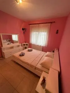 Veaki Beach House - Mirodháton