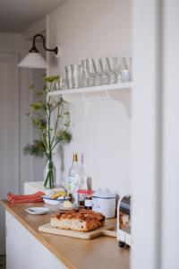 West Cottage by Bloom Stays