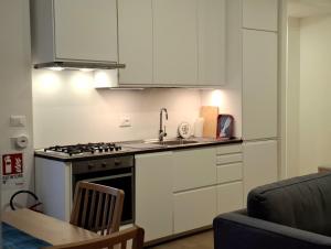 DimorAlexis, the house in front of Vaticans walls