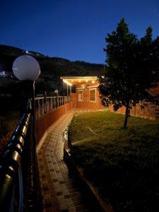 Scenic Lakeview House Near 5-Star Widian Hotel