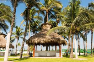 Alberca, Playa Cercana & Club de Playa opcional -Departamento E13D301