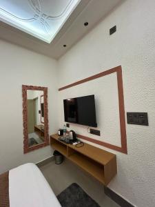 Divine Hotel