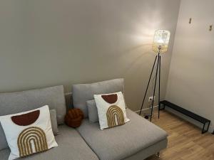 Appartements Suite Romantique - Love Room Valence Amour et Bulles - Jacuzzi - Lit king size avec miroir XXL - Terrasse - Drome Ardeche : photos des chambres
