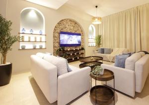 Breathtaking Villa With Roof Garden and Beach access