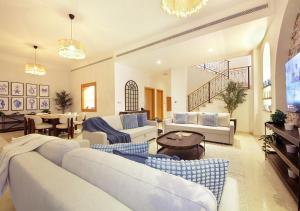 Breathtaking Villa With Roof Garden and Beach access