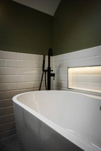 3 double bedroom Townhouse West End
