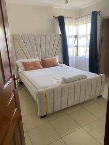 Westpointe 2 bedroom master ensuite comfy home