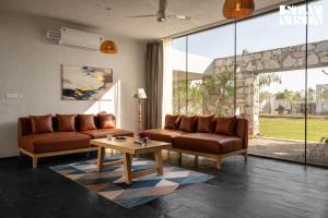 StayVista at Casa V2 with Pool, WiFi, AC