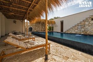 StayVista at Casa V2 with Pool, WiFi, AC