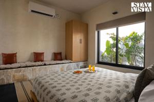 StayVista at Casa V2 with Pool, WiFi, AC