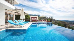 2 Bedroom Villa with private pool