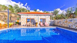 1 Bedroom Stone House with Private Secluded Pool and Jakuzzi
