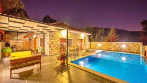 1 Bedroom Stone House with Private Secluded Pool and Jakuzzi