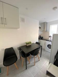 Spacious 2 Bed Flat on Iconic Old Compton Street Soho