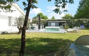 Stunning Home In Talais - 旺代蒙塔利韦