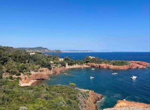 Cap Esterel MAGNIFIQUE VUE MER 5 pers CLIMATISÉ