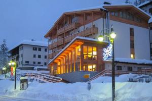 4 hvězdičkový hotel Hotel Garnì Caminetto Madonna di Campiglio Itálie