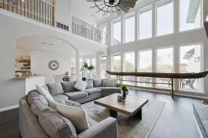 Lakefront Living, Elegant 5BD Home on Lake Ray Hubbard - Rowlett