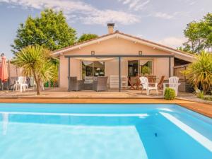 Kerkokos Maison familiale avec piscine