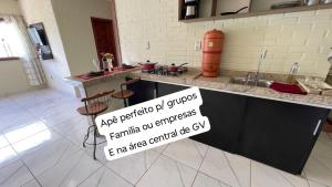 Flat com vista espetacular área central-cozinha completa-AR- 2 banheiros- casais - grupos ou familias ou empresas