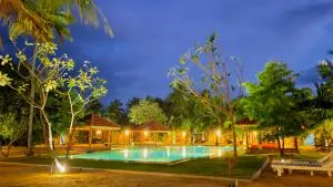 BLUE WAVES kite surfing beach resort - Mudalaipali