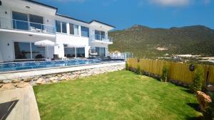 Seaview Luxury Villa in Kas