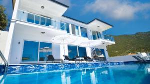 Seaview Luxury Villa in Kas