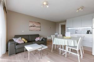 Cozy studio with harbor view in Blankenberge