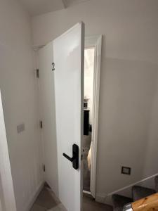 London Borough 5 min walk