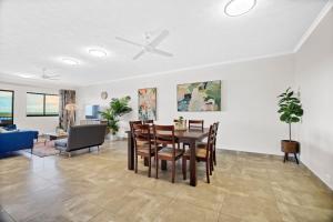 Sunrise Harbour and CBD Views