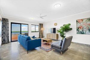 Sunrise Harbour and CBD Views