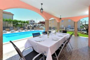Villa Tea Novigrad by AwayToCroatia