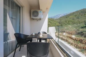 Status-M Apartments 180