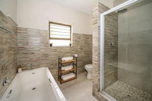 Self checkin - Modern 2 Bedroom Retreat - 103