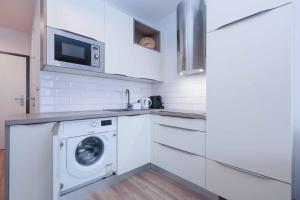 Urban Residence Hideout with Free Parking