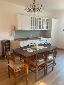 Charme nel borgo Appartamento Lina - Tizzano Val Parma