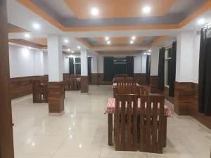 Hotel Royal Place - Sarāhan